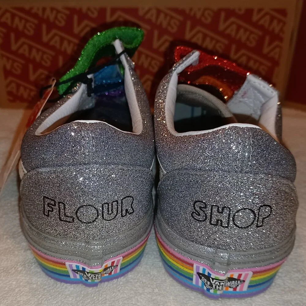 Vans Men's 4.5/Women's 6 Old Skool V Flour Shop Glitter